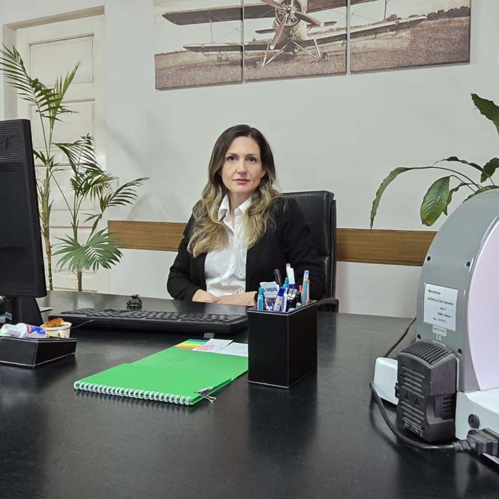 Dr. Ioana Cârstoc